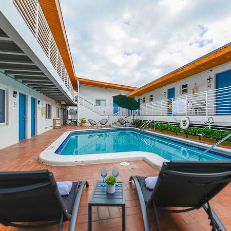 Fantastic 1 Bedroom With Pool Steps From The Beach #43 Hollywood Bagian luar foto