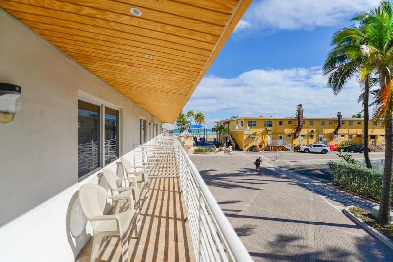 Fantastic 1 Bedroom With Pool Steps From The Beach #43 Hollywood Bagian luar foto