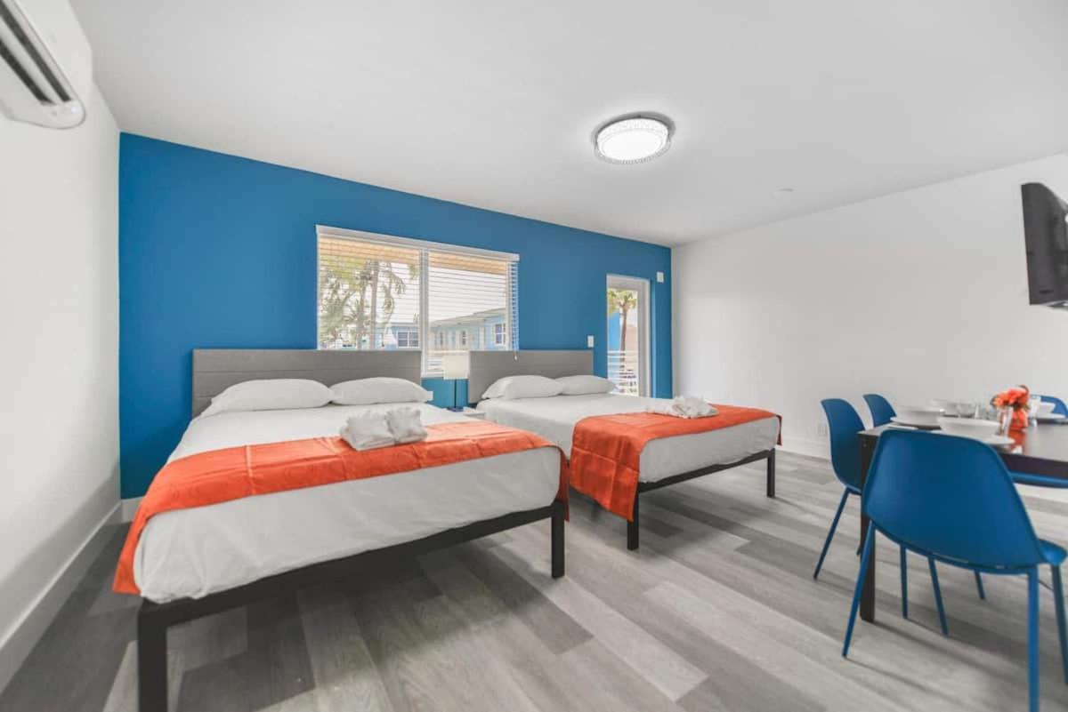 Fantastic 1 Bedroom With Pool Steps From The Beach #43 Hollywood Bagian luar foto