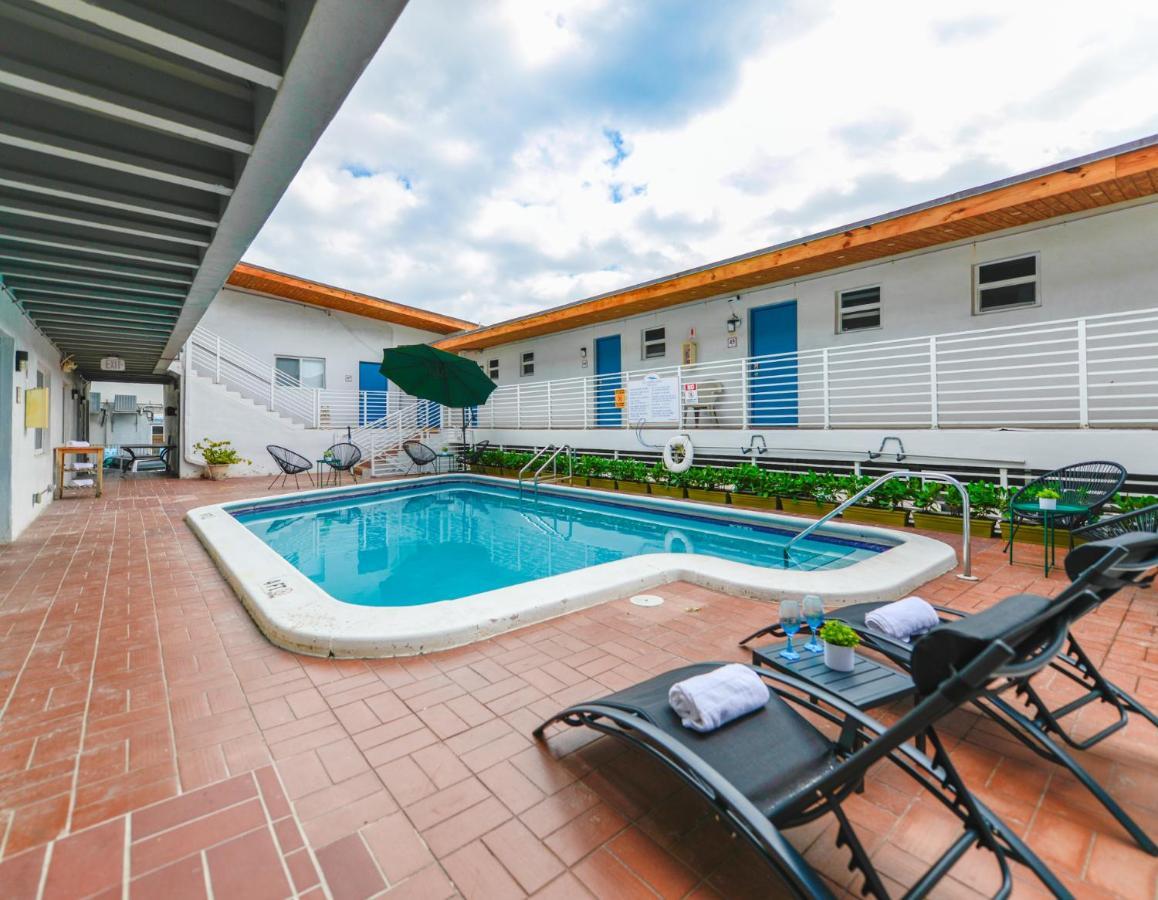 Fantastic 1 Bedroom With Pool Steps From The Beach #43 Hollywood Bagian luar foto