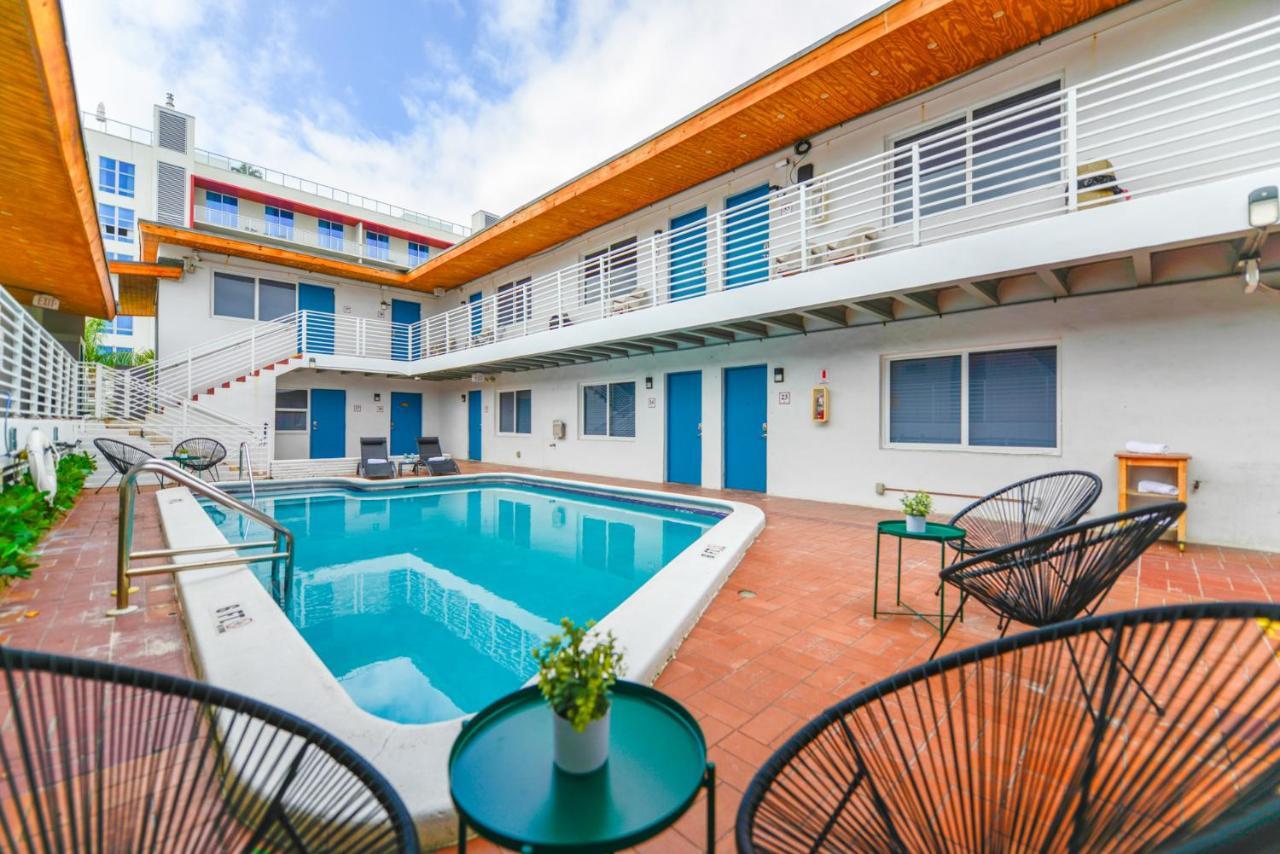 Fantastic 1 Bedroom With Pool Steps From The Beach #43 Hollywood Bagian luar foto