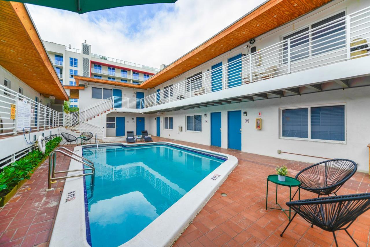 Fantastic 1 Bedroom With Pool Steps From The Beach #43 Hollywood Bagian luar foto